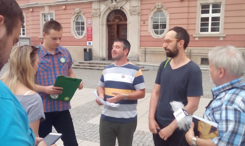 "Są pieniądze na Śląsk, to powinny być też na żłobki" - mówią lokalni działacze -