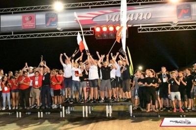 Bolid student&oacute;w Politechniki Wrocławskiej wygrywa zawody we Włoszech