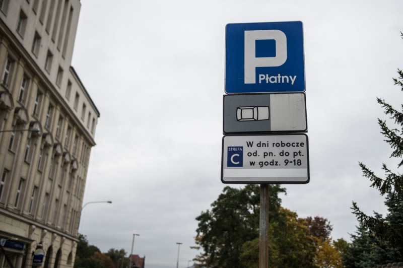 Wrocław: Strefa płatnego parkowania rozszerzona? Magistrat zapytał o zdanie mieszkańców - 