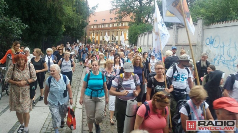 Ponad tysiąc osób ruszyło z Wrocławia na pielgrzymkę do Częstochowy [FOTO] - Fot. Elżbieta Osowicz