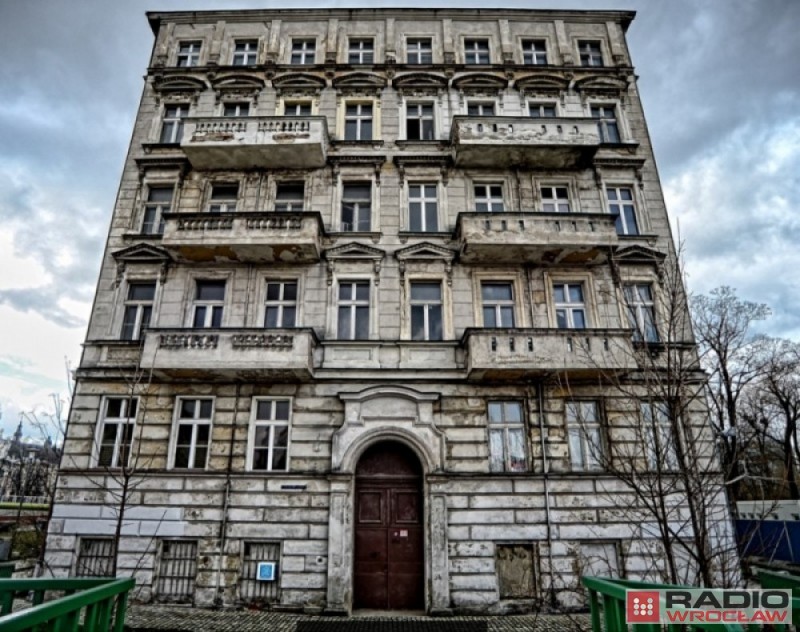 Kamienica na Wyspie Słodowej czeka na nowego właściciela - fot. Andrzej Owczarek