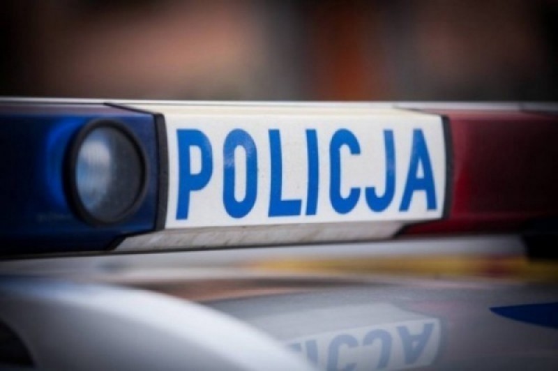 Policjanci uratowali psa zostawionego w nieludzkich warunkach - fot. archiwum radiowroclaw.pl