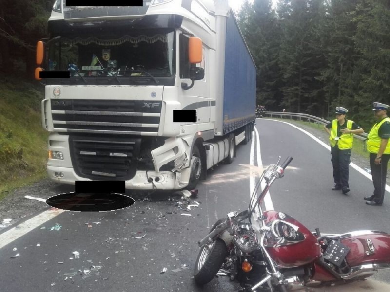 Nie żyje motocyklista, który zderzył się z ciężarówką na DK3 - 