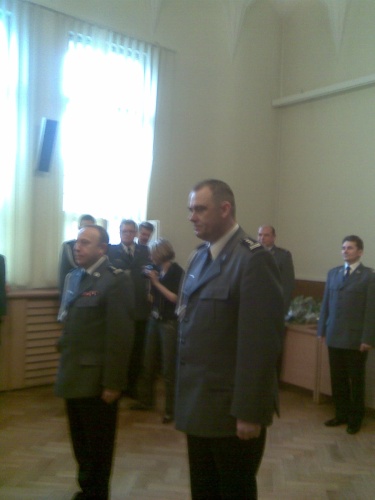 Jest już nowy komendant dolnośląskiej policji (Zobacz) - Zbigniew Maciejewski (z lewej) i Jarosław Soliński (Fot. Dominik Panek / Polskie Radio Wrocław)