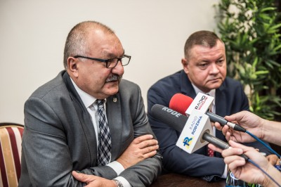Dolny Śląsk: 11 mln zł na projekt e-urząd. Skróci się czas przy składaniu dokumentów - 2