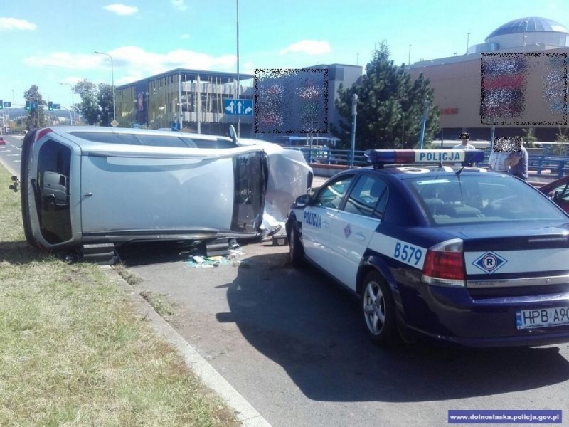 Groźne zdarzenie na DK3 w Jeleniej Górze [FILM] - fot. dolnoslaska.policja.gov.pl