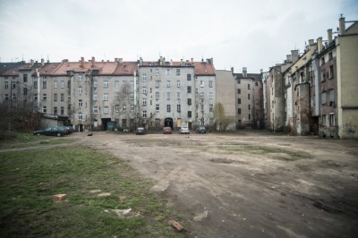 Wrocław: Chcą remontu zaniedbanych podwórek