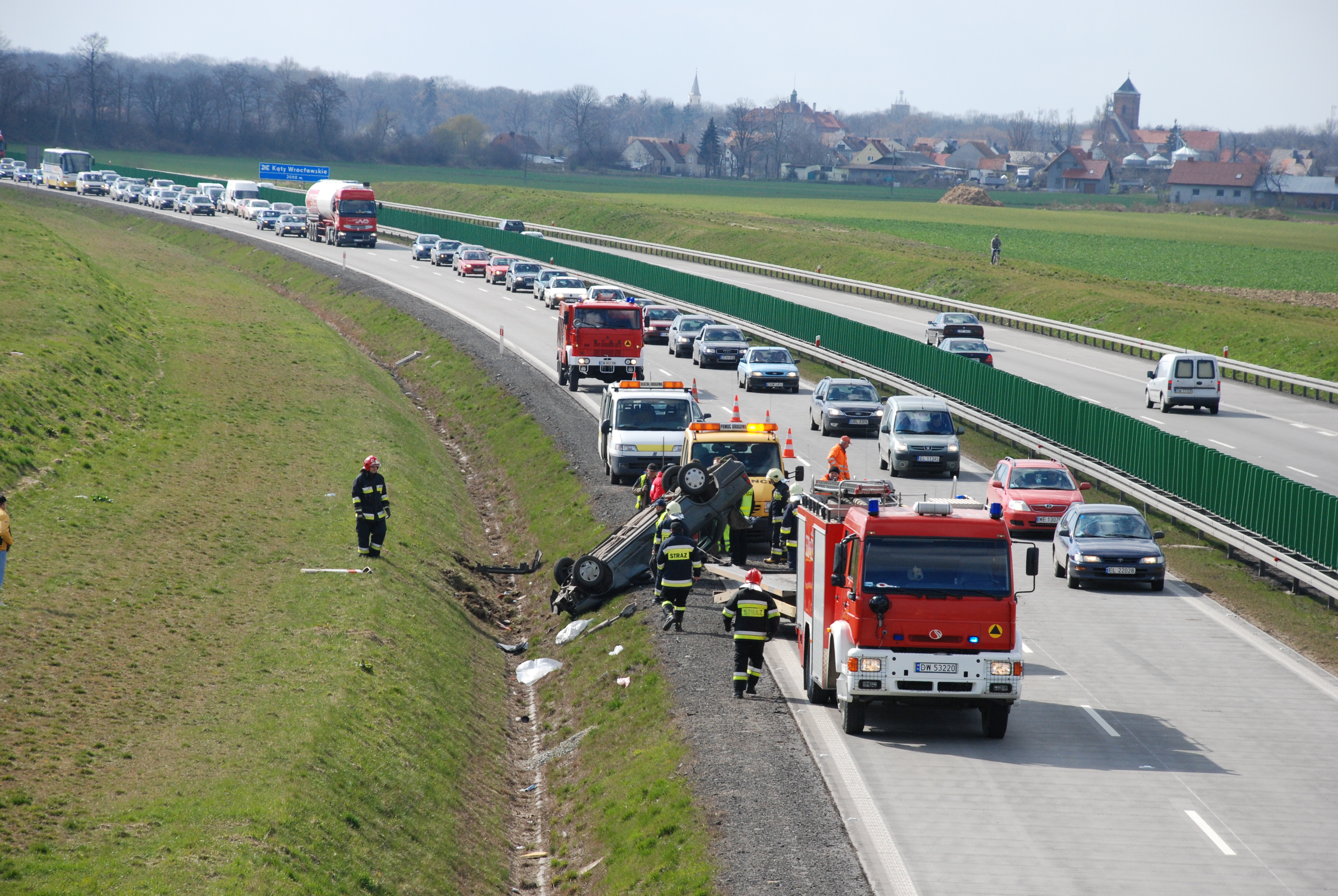 Dachowanie na autostradzie - Fot. Marcin Zdanowicz