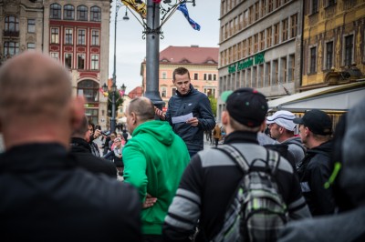 Kibice i narodowcy protestowali przed konsulatem Danii - 2