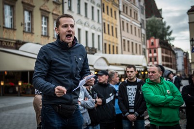 Kibice i narodowcy protestowali przed konsulatem Danii - 4
