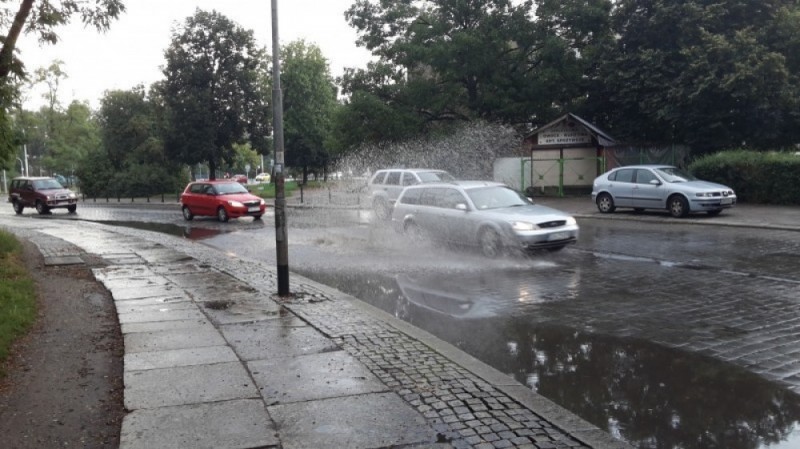 Poniedziałek z przelotnym deszczem, maksymalnie do 12°C [PROGNOZA] - fot. archiwum.radiowroclaw.pl