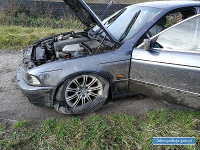Chciał przejechać policjanta kradzionym samochodem - został zatrzymany po pościgu [FOTO, WIDEO] - 0
