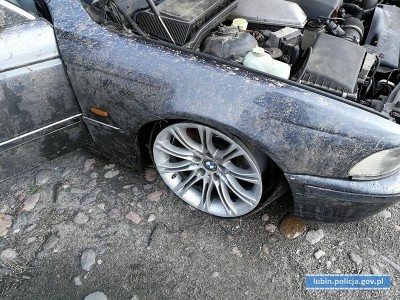Chciał przejechać policjanta kradzionym samochodem - został zatrzymany po pościgu [FOTO, WIDEO] - 1