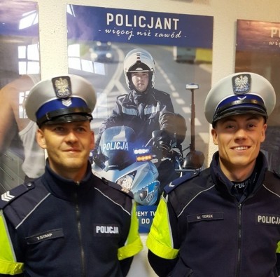 Policjanci z Kłodzka eskortowali duszącego się noworodka