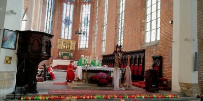 Wrocław: Msza za dzieci, kt&oacute;re zmarły na raka. Odczytano kilkaset nazwisk