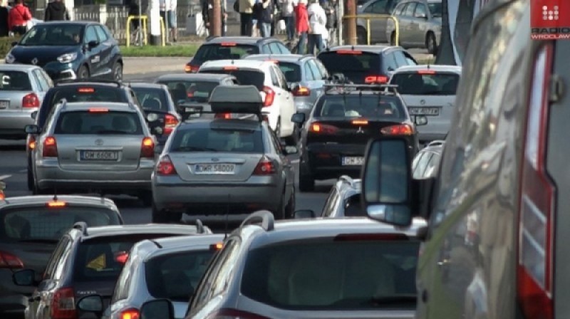 Wciąż problemy z rejestracją samochodów we Wrocławiu - 