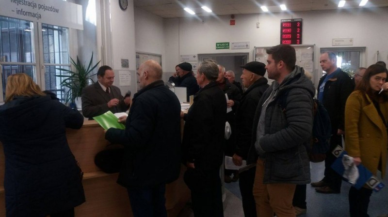 System rejestracji pojazdów CEPiK nadal nie do końca sprawny - fot. Elżbieta Osowicz
