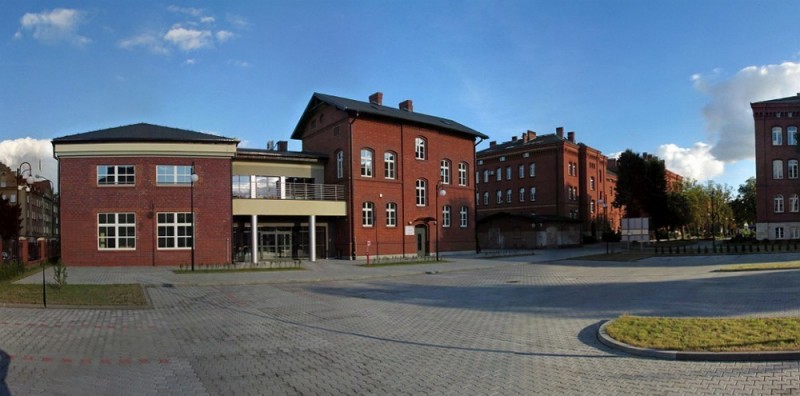 Legnica: Miasto przekazało PWSZ działkę za symboliczną kwotę. Obiektu do dziś nie ma - 
