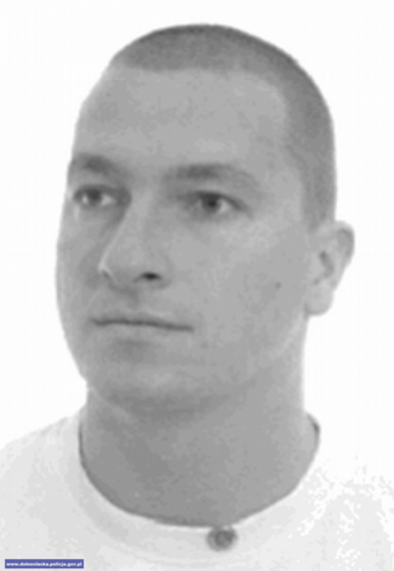 Policjanci poszukują mężczyzny -