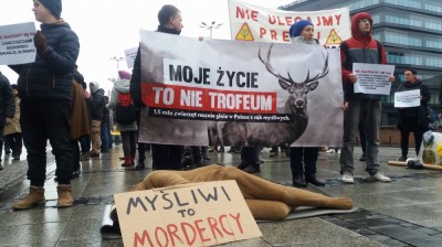 Pikieta przeciw myśliwym
