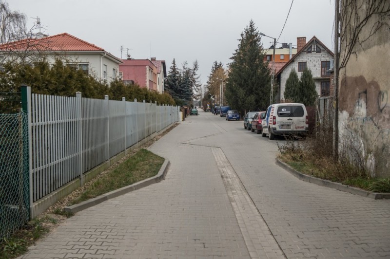Urzędnicy zmieniają zdanie. Nie będzie słupków na ul. Jutrzenki - zdjęcia: Andrzej Owczarek