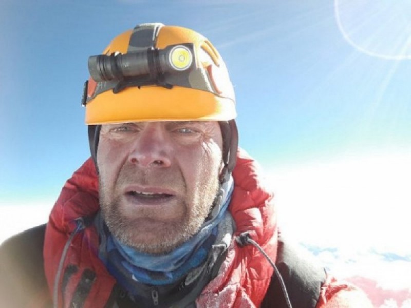 Rafał Fronia o wyprawie na K2 [DZIENNIK WYPRAWY] - Rafał Fronia na szczycie Lhotse (fot. arch. R. Fronia)