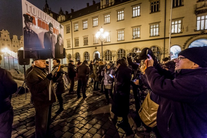 Manifestacja w obronie Władysława Frasyniuka [FOTO] - fot. radiowroclaw.pl