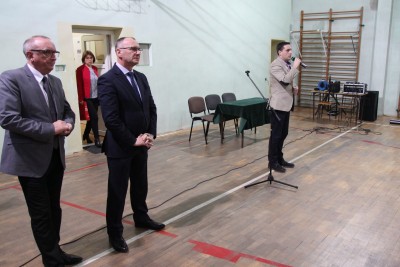 Jelenia Góra: uczniowie i nauczyciele bronią szkoły - 3