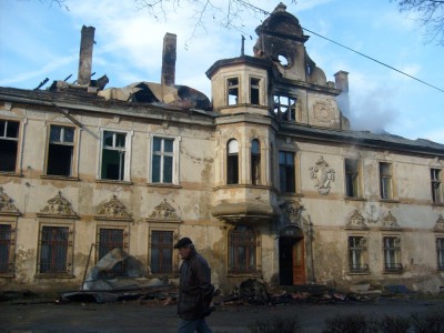 Spłonął pałac w Goczałkowie. Zostały tylko mury - 1