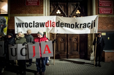 Wrocław: Manifestacja w obronie sądów [FOTO] - 1