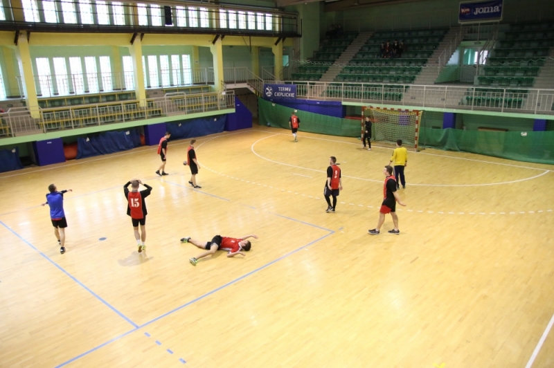 Jelenia Góra: Największa hala do remontu, a sportowcy zostawieni na lodzie -