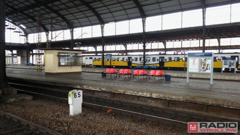 Legnica: Rusza remont peronów. Zakres prac? Mniejszy, niż planowano - fot. Andrzej Andrzejewski