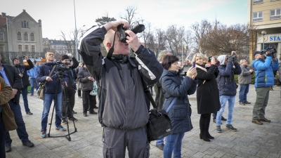 Nie ma już Pomnika Wdzięczności dla Armii Radzieckiej na legnickim Placu Słowiańskim [FOTO, WIDEO] - 9