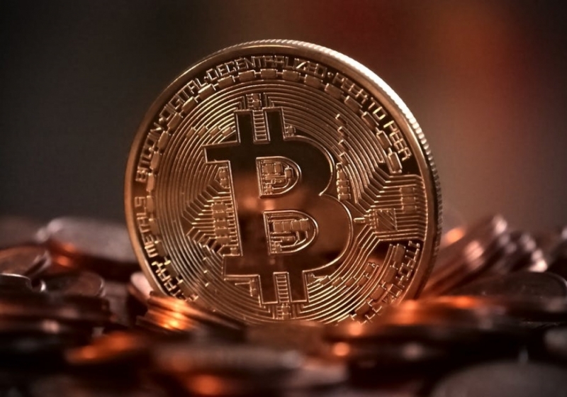 Naczelnik Urzędu Skarbowego sprzedał Bitcoiny, by odzyskać pieniądze z przestępstwa - W sprawie zabezpieczono także kryptowalutę w postaci 8 Bitcoinów (fot. Pexels)