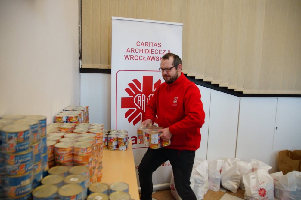 Dolny Śląsk: 15,5 tony jedzenia dla ubogich na Wielkanoc - fot. Wrocławska Caritas