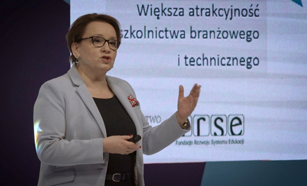 Zalewska: potrzeba zawodów, które zaczęły znikać z rynku [ZOBACZ] - (fot. Radosław Bugajski)