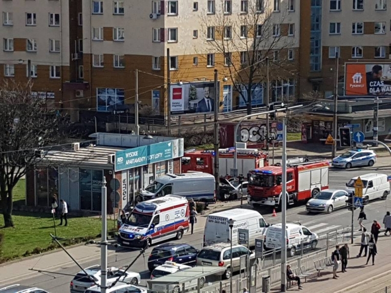 Wrocław: Wypadek na skrzyżowaniu ul. Kościuszki i Pułaskiego [FOTO, WIDEO] - 
