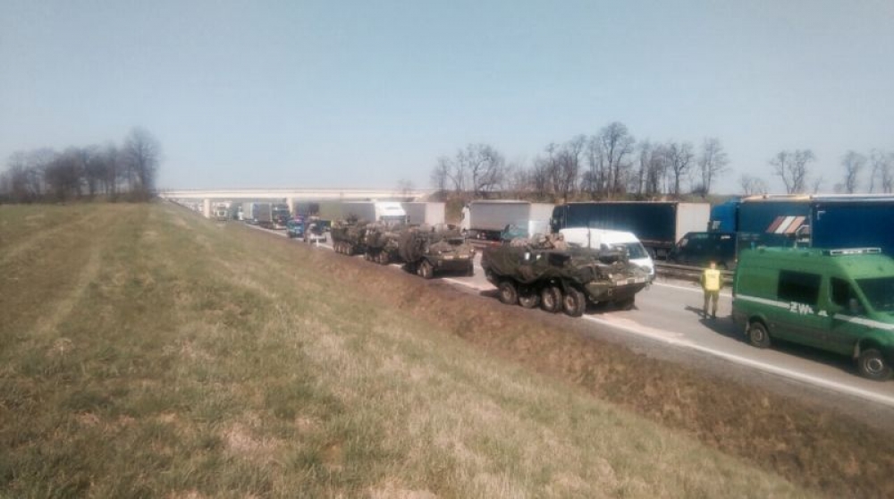 Wypadek pojazdów armii amerykańskiej na A4 [ZOBACZ] - fot. Janusz Bebas