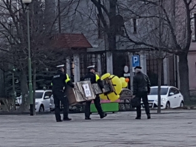 Poszukiwani przez policję aktywiści domagają się... uwolnienia kaczki