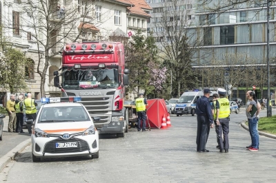Tragiczny wypadek na placu Powstańców Śląskich [ZOBACZ] - 1