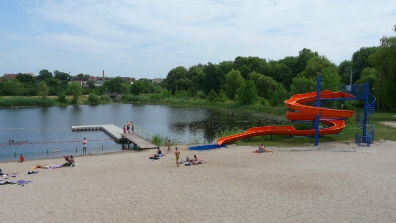 Legnica: Będą czyścić dno kąpieliska. Wędkarze niepocieszeni. Muszą przenieść tysiące ryb - zdjęcie  ilustracyjne, fot. Andrzej Andrzejewski