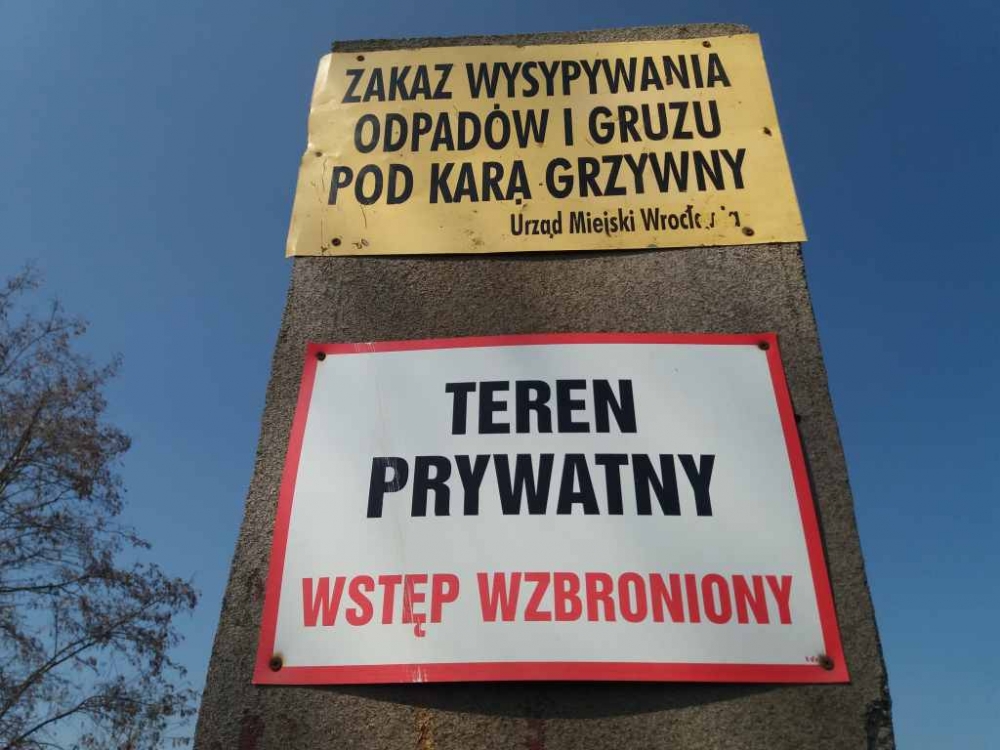 Śmieciowa zagadka pod Środą Śląską. To wysypisko czy kopalnia? - (fot. Piotr Kaszuwara)