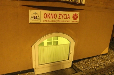 Legnica: Kolejne dziecko w oknie życia