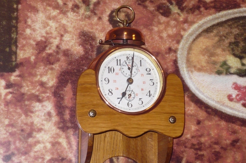 Odmierzały czas i budziły przez ponad sto lat. Wystawa zegarów w Muzeum Porcelany - fot. Barbara Szeligowska