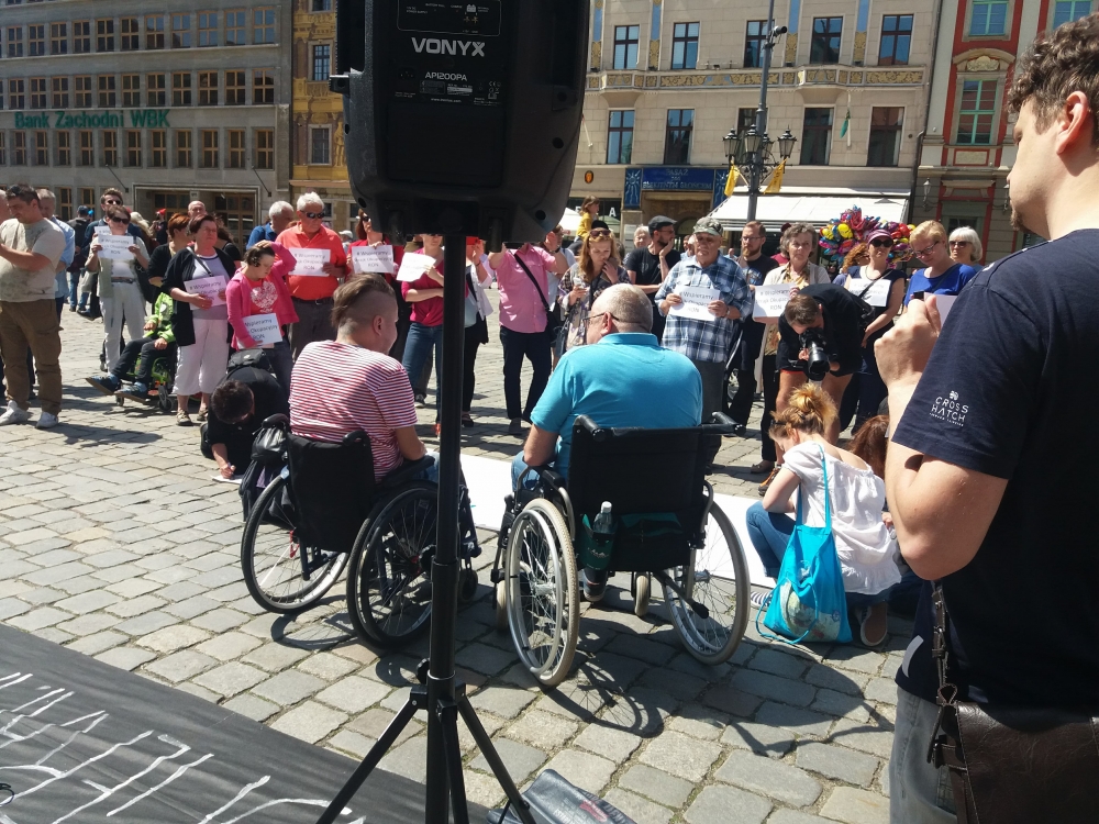 Wrocławianie wsparli protest niepełnoprawnych - fot. Dorota Kuźnik