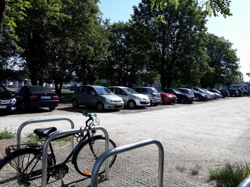 Koniec kłopotów z parkowaniem koło przychodni przy Dobrzyńskiej - fot. Elżbieta Osowicz