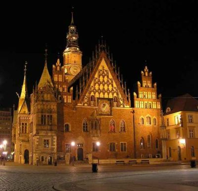 Wielki sukces wrocławskich portali - (Fot. Wikipedia)