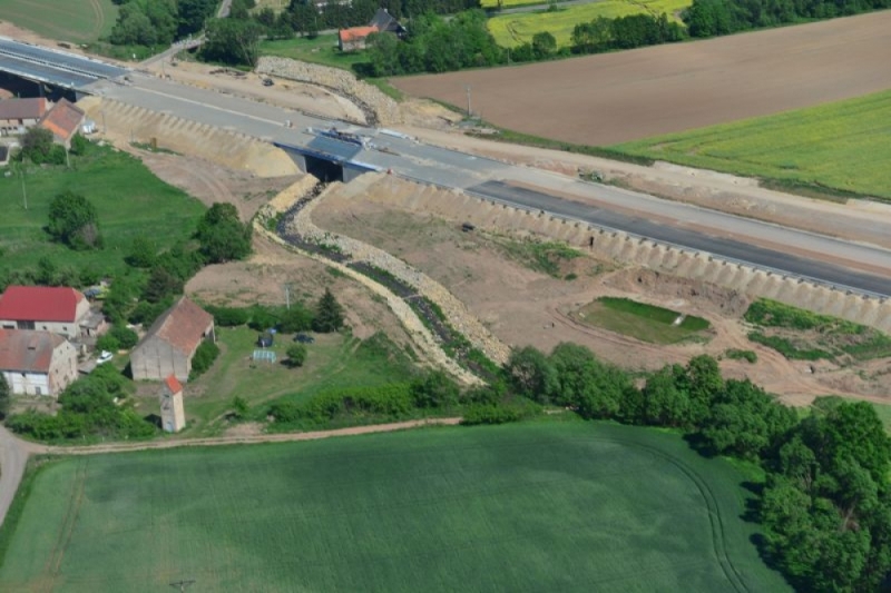 Zdjęcia lotniczne z budowy S3 Legnica-Bolków [ZOBACZ] - (fot. GDDKiA)