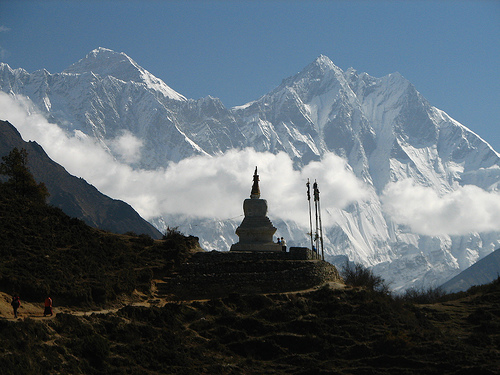 To one zdobyły Mount Everest (Posłuchaj) - Mount Everest (z lewej) i Lhotse (Fot. Flickr / mackaysavage)