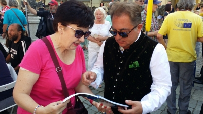 Wrocław: Jajecznica z 1989 jaj na początek Festiwalu Wolności  - 1